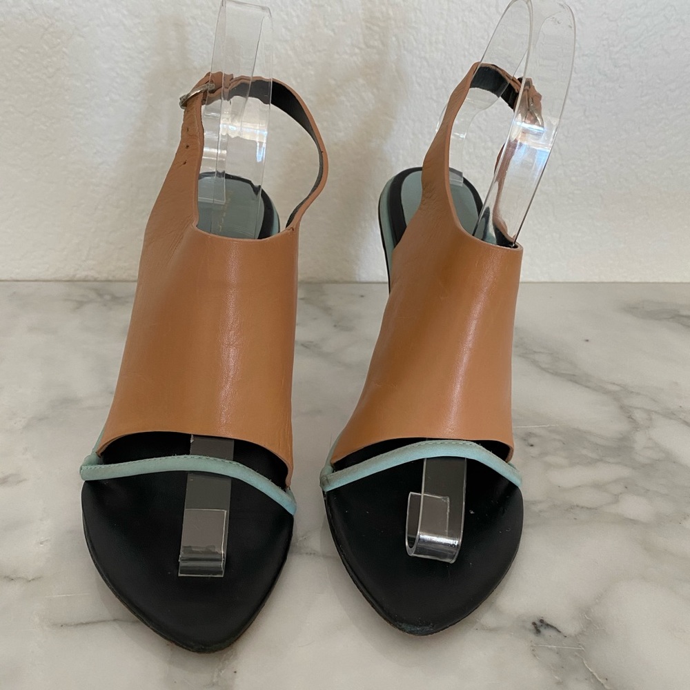Rebecca Minkoff tan and teal 3in heels size 6